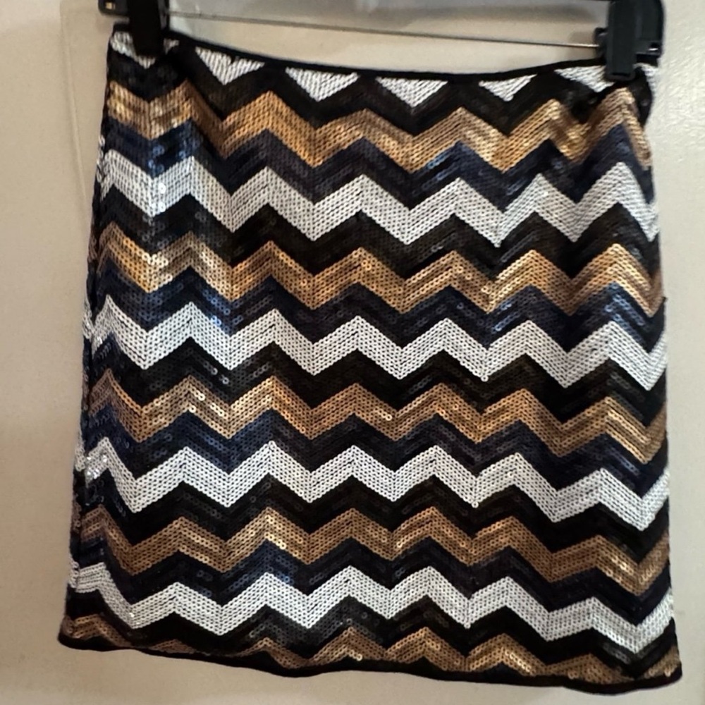 umgee mini skirt size large
 Sequin Mini Skirt - Black, Gold, White new no tag